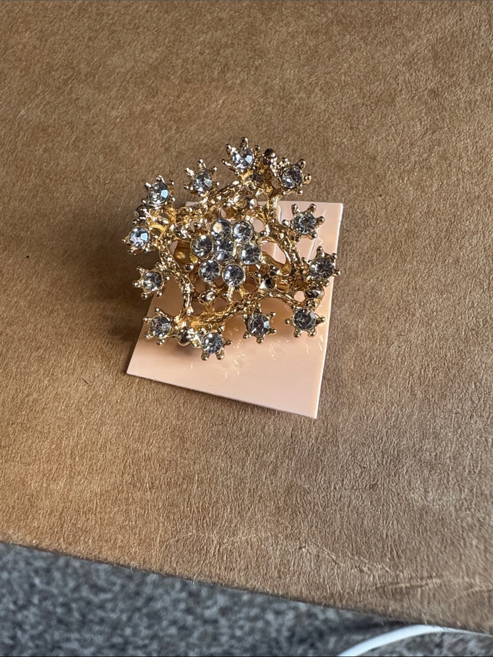 Unbranded Gold-Tone Clear Rhinestone Snowflake Brooch (1 Inch)
